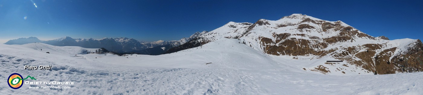 27 Avaro-Triomen a  dx, Piani Avaro-Venturosa,Baciamorti, Campelli...a sx.jpg